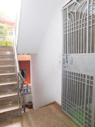 Master Bedroom in 2 BHK Builder Floor at Govindpuri – for Rent