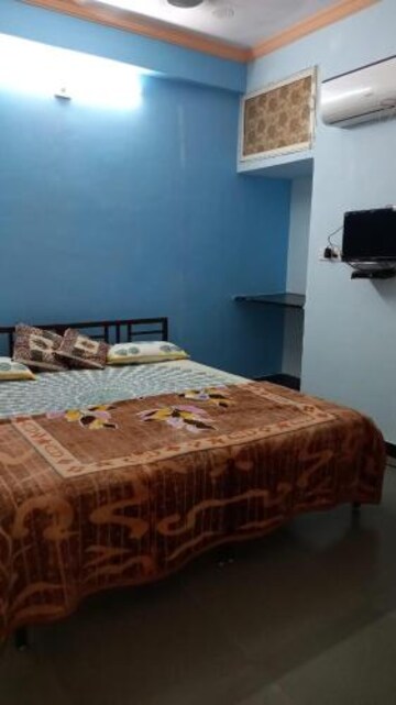 Bedroom in 3 BHK Builder Floor at Gomti Nagar – for Rent