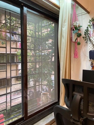 Room in 1 BHK Apartment at Andheri East – for Rent