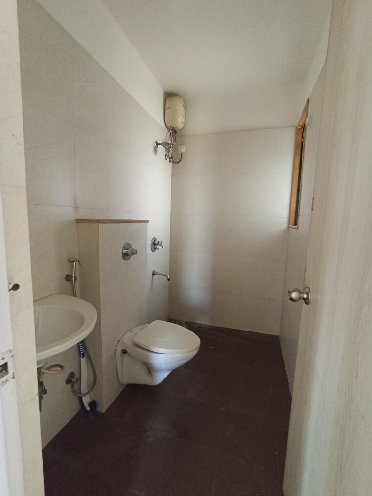 Bathroom, lodha-casa-bella-gold 2 Bedroom 864 Sq.Ft. Apartment In Dombivli East Thane 8456137