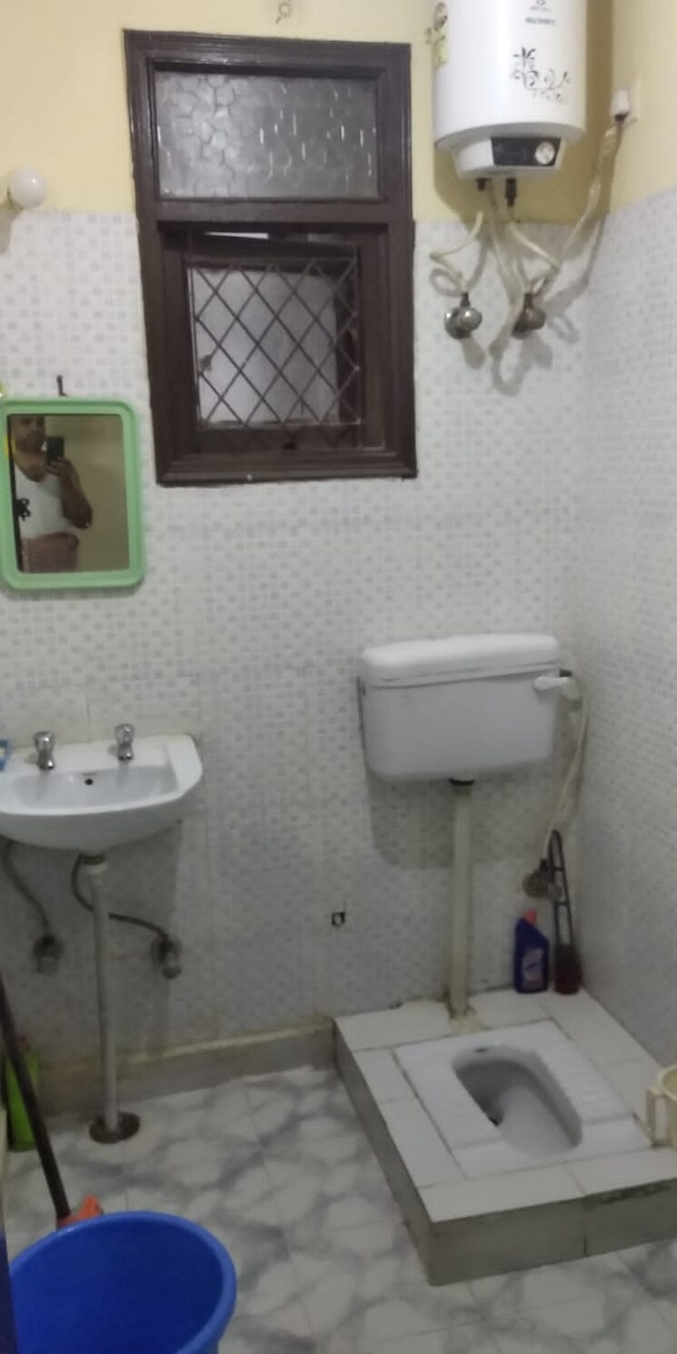 Bathroom, mehrauli 1 Bedroom 450 Sq.Ft. Builder Floor In Mehrauli Delhi 8456134