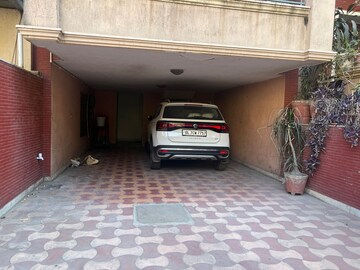 Gym in 3 BHK Builder Floor at Saket – for Sale