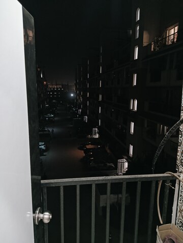 Living Room in 1 RK Apartment at Emaar Emerald Floors Premier, Sector 65 – for Rent