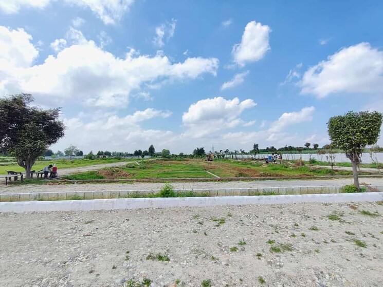 Garden, prime-city-greater-noida  120 Sq.Yd. Plot In Sector 3 Greater Noida Greater Noida 8456203