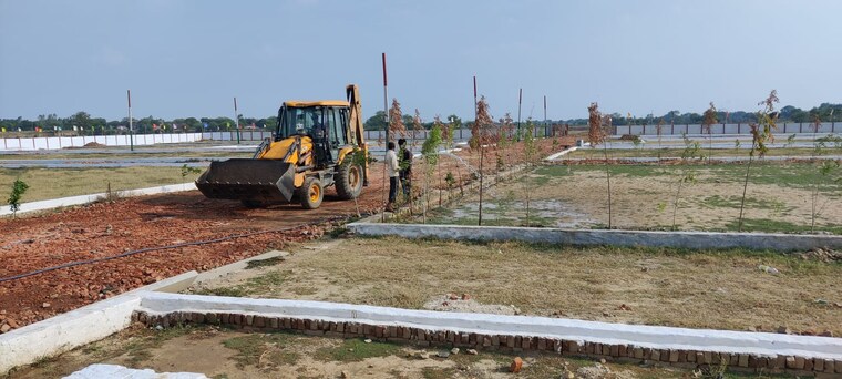 Garden, gaur-yamuna-city-galleria  102 Sq.Yd. Plot In Gaur Yamuna City Greater Noida 8456212