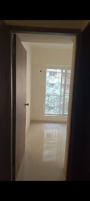 Room in 2 BHK Apartment at Drushti Sapphire, Ghatkopar East – for Rent