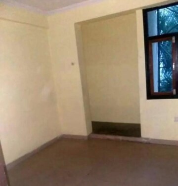 Master Bedroom in 2 BHK Apartment at Charbagh – for Rent