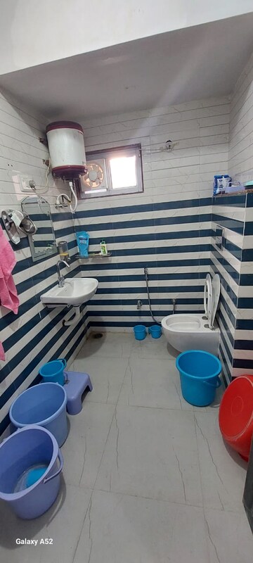Master Bedroom in 2 BHK Apartment at Sulabh Awas, Gomti Nagar – for Rent