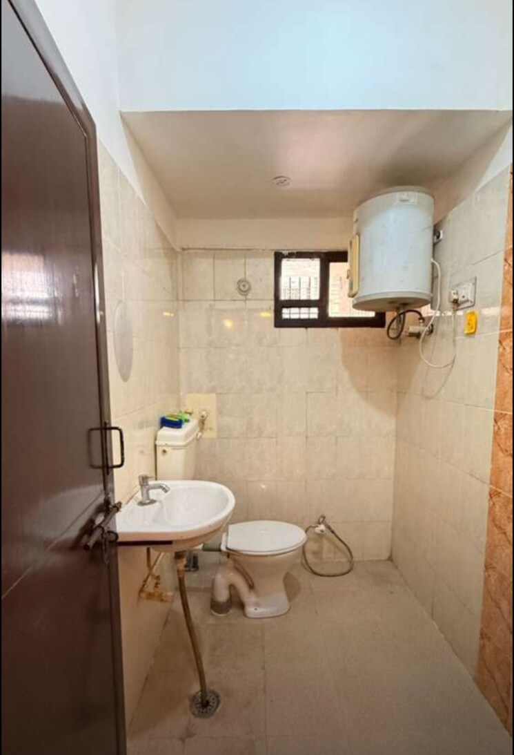 Bathroom, sulabh-awas 2 Bedroom 643 Sq.Ft. Apartment In Gomti Nagar Lucknow 8456257
