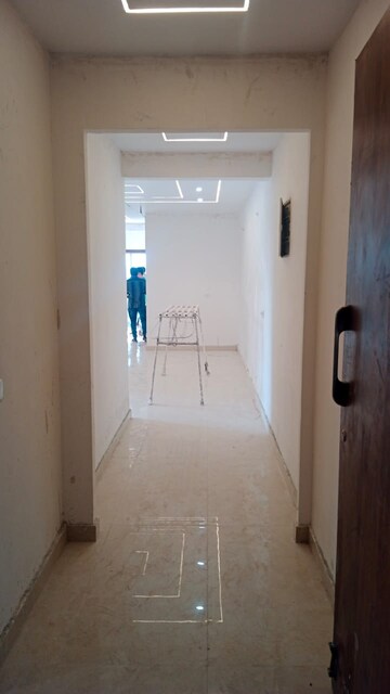 Furnished Amenities in 3.5 BHK Apartment at Rishita Mulberry Villas, Sushant Golf City – for Rent