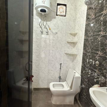 Bathroom in 1 RK Builder Floor at Patel Nagar – for Rent