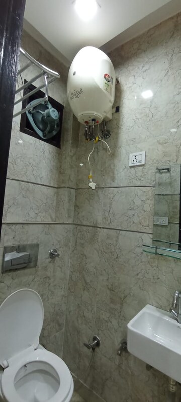 Bathroom in 2 BHK Builder Floor at Rohini Sector 24 – for Rent