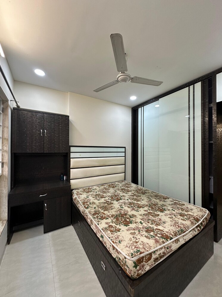Bedroom, lokhandwala-complex 2 Bedroom 650 Sq.Ft. Apartment In Andheri West Mumbai 8456361