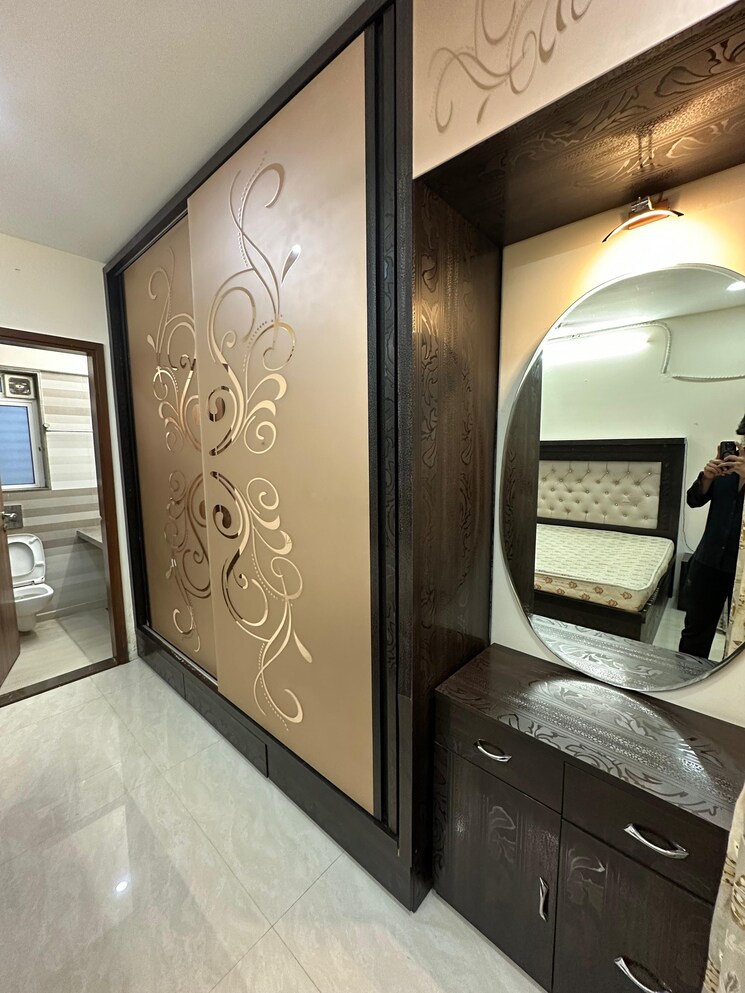 Gym, lokhandwala-complex 2 Bedroom 650 Sq.Ft. Apartment In Andheri West Mumbai 8456361