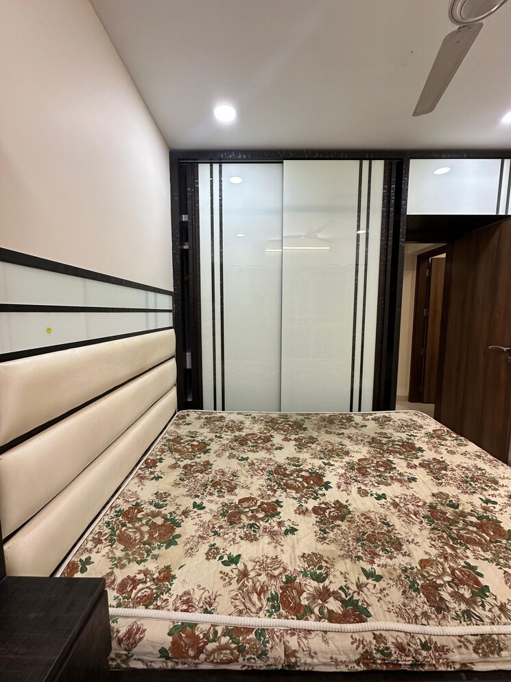 Bedroom, lokhandwala-complex 2 Bedroom 650 Sq.Ft. Apartment In Andheri West Mumbai 8456361