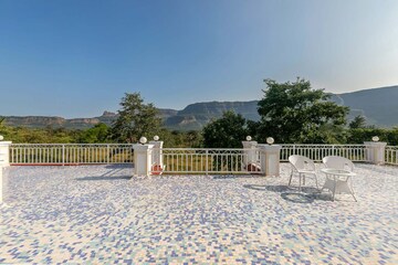 6+ BHK Villa – Exterior View View at Murbad Road - for Sale