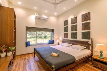 Bedroom in 6+ BHK Villa at Murbad Road – for Sale