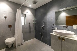 Bathroom in 6+ BHK Villa at Murbad Road – for Sale