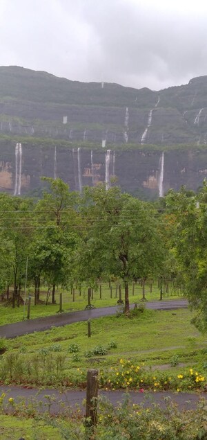 6+ BHK Villa – Exterior View View at Murbad Road - for Sale