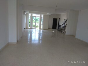 Living Room in 5 BHK Villa at Unitech Uniworld Resorts-The Residences, Sector 33 – for Sale