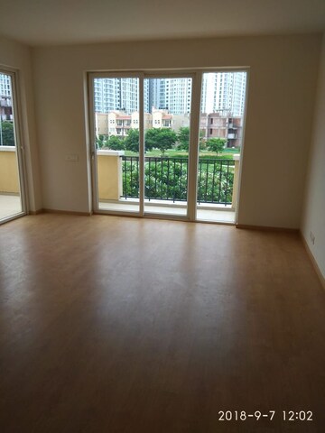 Master Bedroom in 5 BHK Villa at Unitech Uniworld Resorts-The Residences, Sector 33 – for Sale