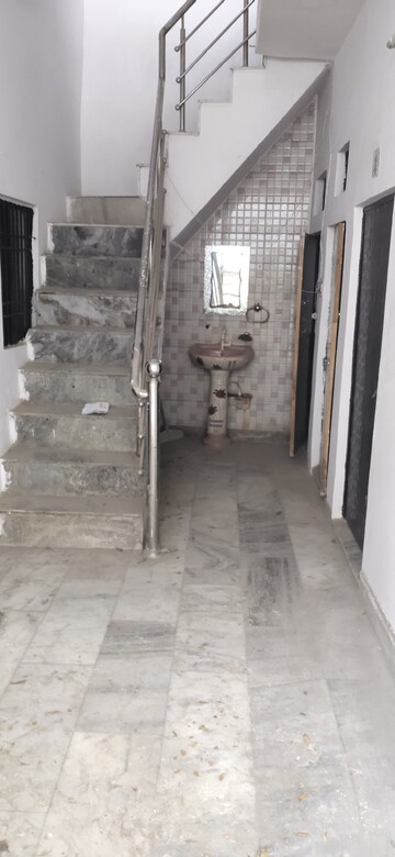 Master Bedroom in 2 BHK Independent House at Shahganj – for Sale