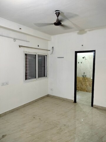 Master Bedroom in 3.5 BHK Apartment at LDA Parijaat Apartments, Faizabad Road – for Rent