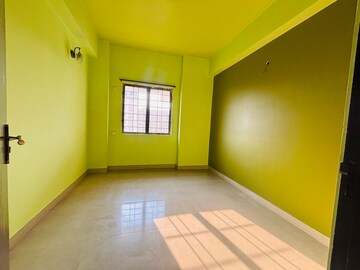 Room in 3 BHK Apartment at Loharuka Green Heights, Rajarhat New Town – for Rent