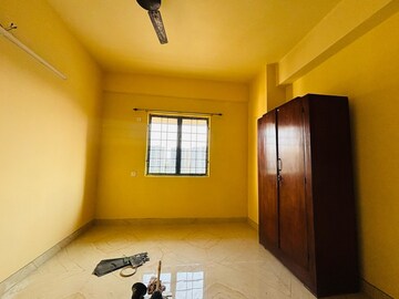 Room in 3 BHK Apartment at Loharuka Green Heights, Rajarhat New Town – for Rent