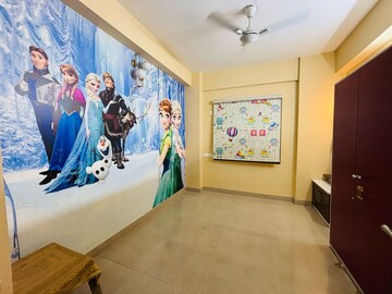Room in 3 BHK Apartment at Loharuka Green Heights, Rajarhat New Town – for Rent