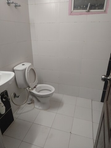 Bathroom in 3 BHK Apartment at Greenwood Apartment, Gomti Nagar – for Rent