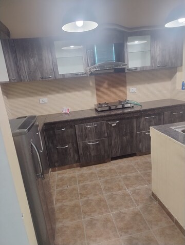 Master Bedroom in 3 BHK Apartment at Greenwood Apartment, Gomti Nagar – for Rent