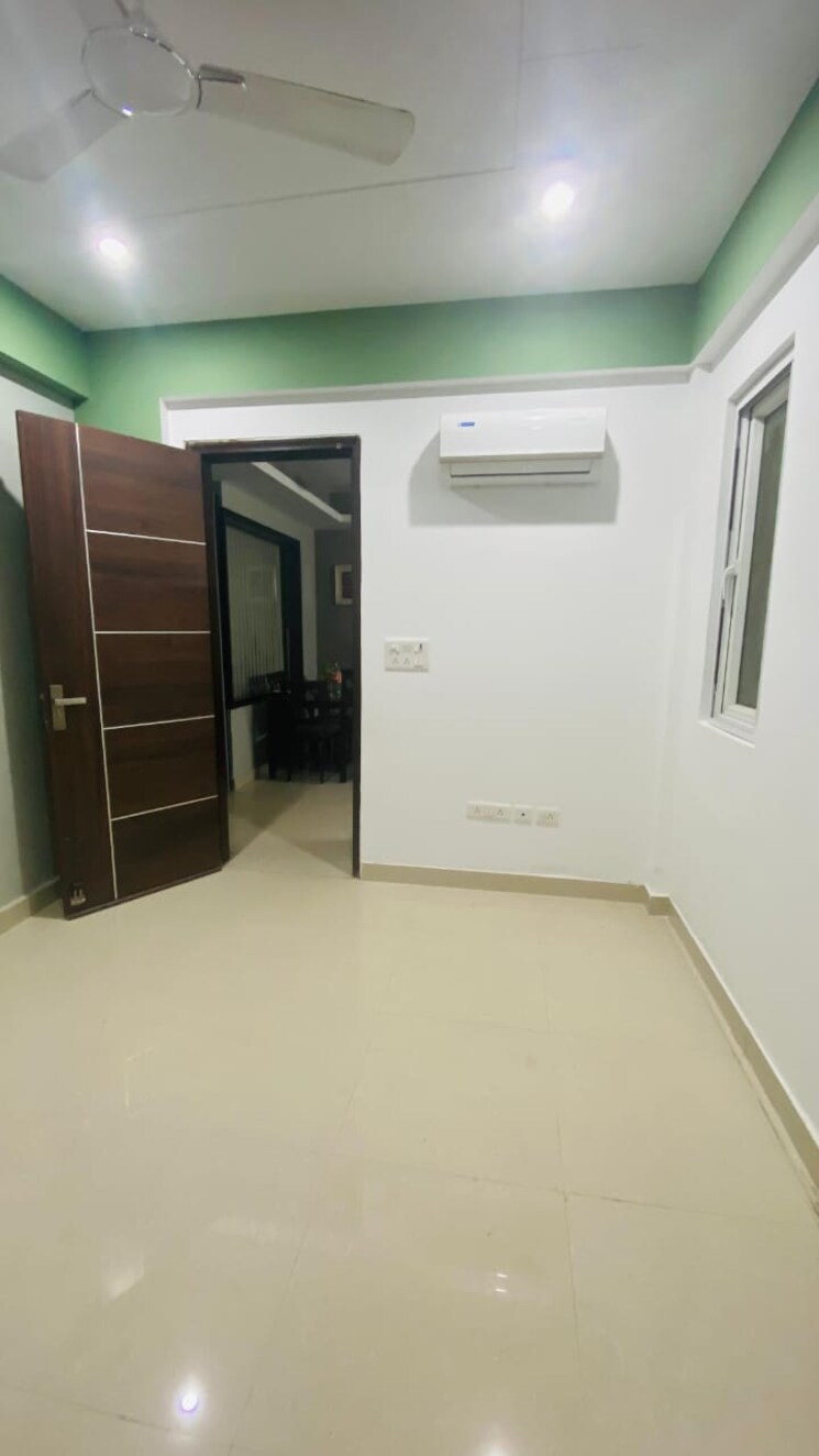 Master Bedroom, dlf-city-phase-iv 2 Bedroom 1000 Sq.Ft. Builder Floor In Dlf Phase iv Gurgaon 8456654