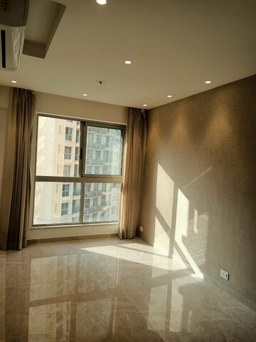 Room in 1 BHK Apartment at Hiranandani Regent Hill, Powai – for Rent