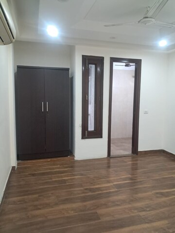 Room in 3 BHK Builder Floor at Boutique Residential Apartment, Greater Kailash I – for Rent