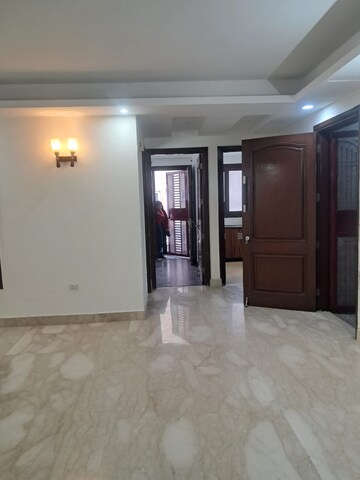 Room in 3 BHK Builder Floor at Boutique Residential Apartment, Greater Kailash I – for Rent