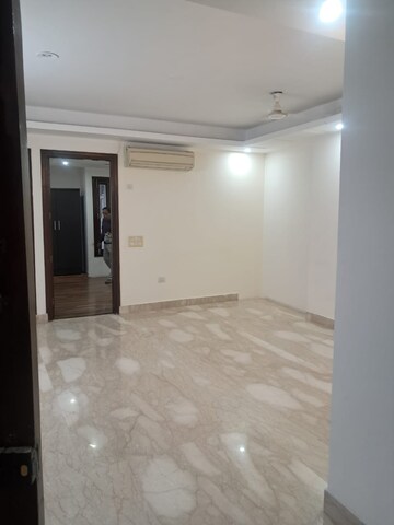 Room in 3 BHK Builder Floor at Boutique Residential Apartment, Greater Kailash I – for Rent