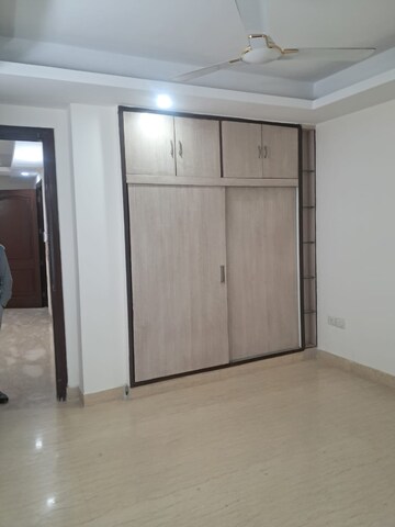 Room in 3 BHK Builder Floor at Boutique Residential Apartment, Greater Kailash I – for Rent
