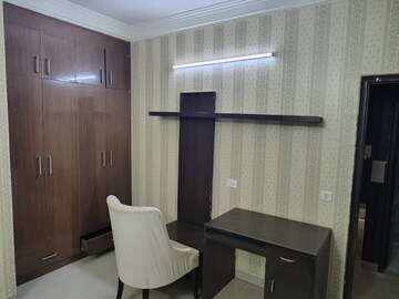 Furnished Amenities in 3 BHK Apartment at Ghazipur – for Rent