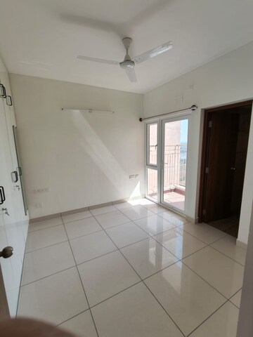 Room in 2 BHK Apartment at Prestige Finsbury Park Hyde, Bagaluru  – for Rent