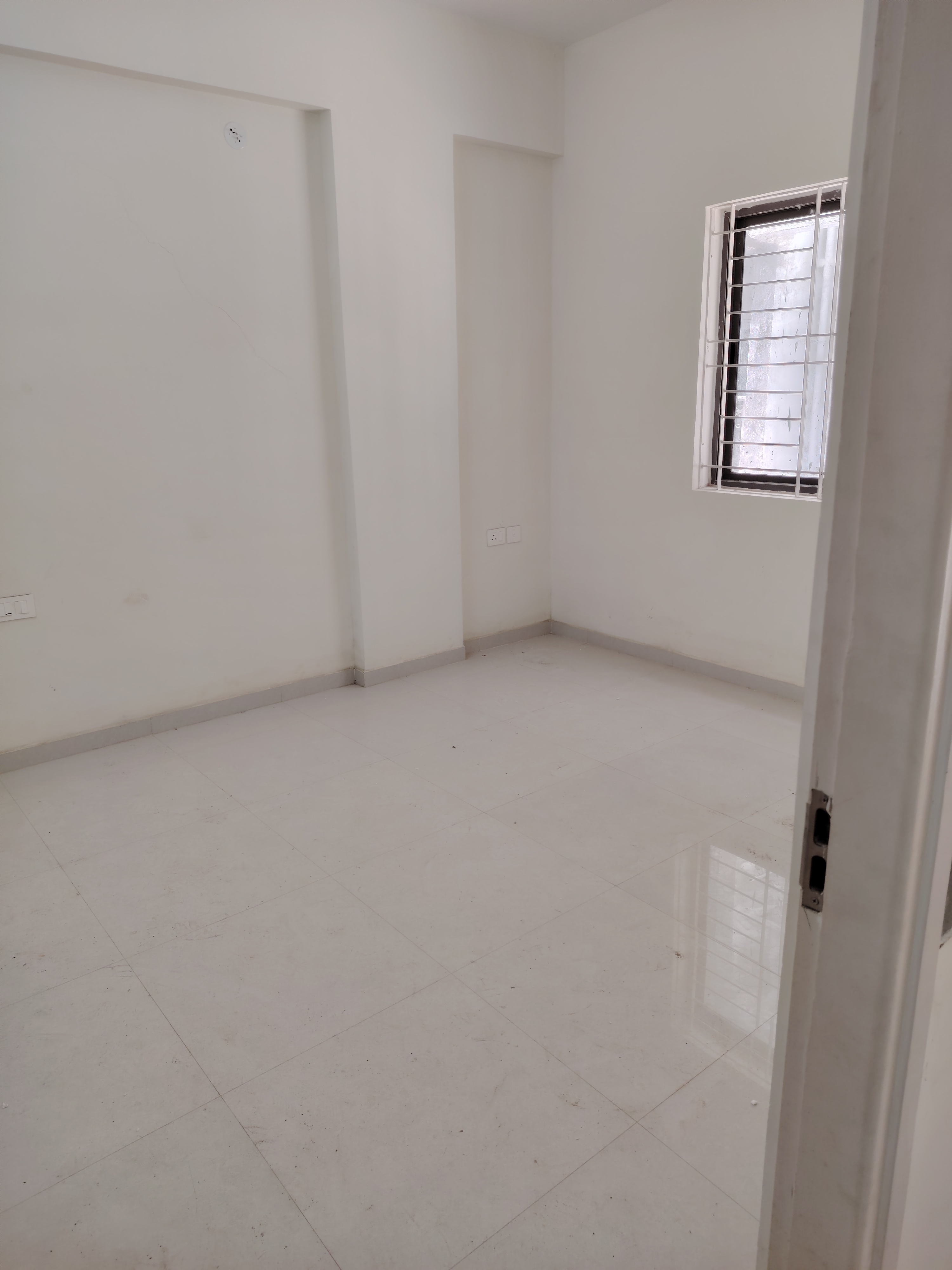 3 BHK 864 Sq.Ft. Apartment in ROF Aalayas Phase 2