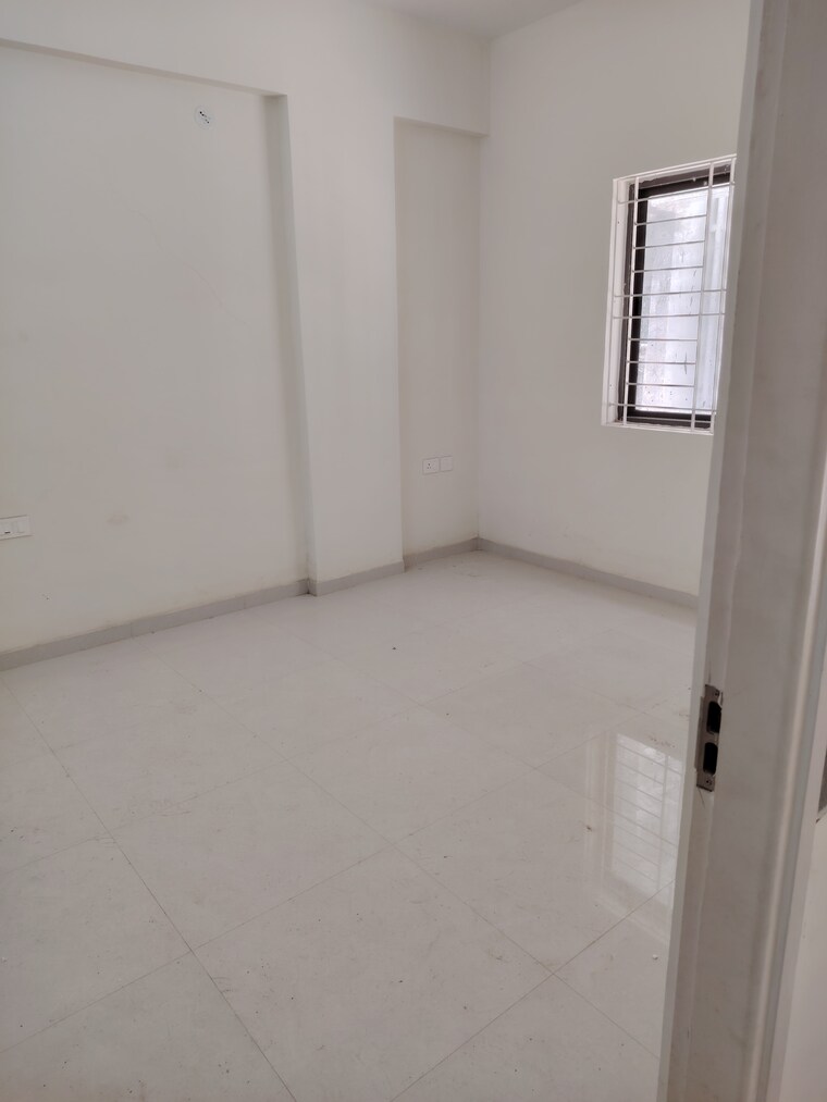 Room, rof-aalayas-phase-2 3 Bedroom 864 Sq.Ft. Apartment In Sector 102 Gurgaon 8437731
