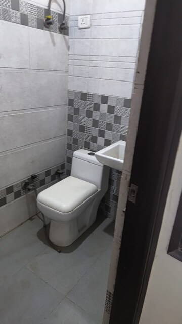 Bathroom in 1 BHK Builder Floor at Dlf Ankur Vihar – for Rent
