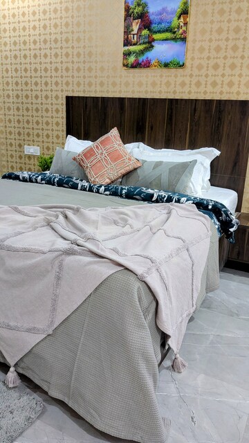 Bedroom in 2 BHK Builder Floor at Ashok Vihar Sector 3, Sector 3 – for Rent
