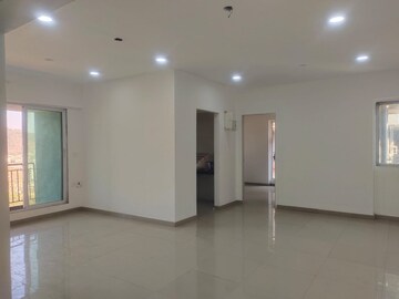 Room in 2 BHK Apartment at Hiraco Eminence, Mira Road – for Rent