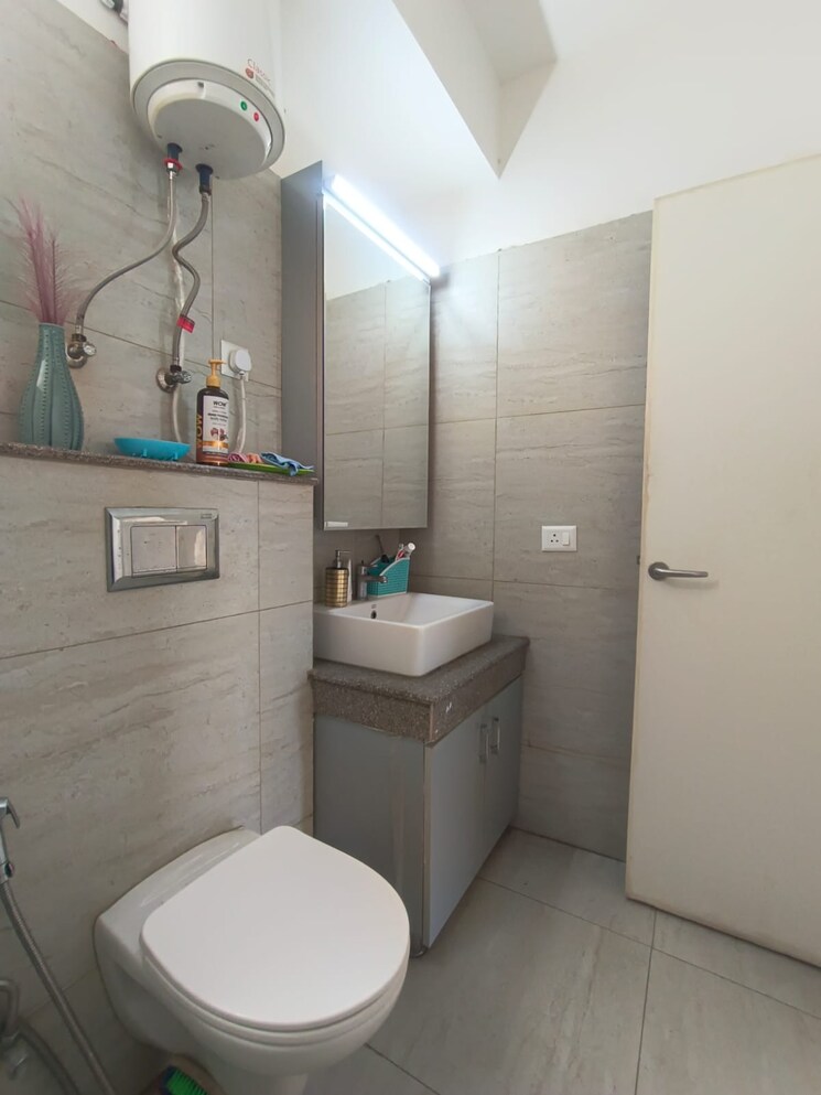 Bathroom, tata-la-vida 3 Bedroom 2220 Sq.Ft. Apartment In Sector 113 Gurgaon 8457068