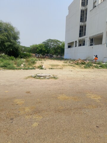  Plot For Sale in Gomti Nagar