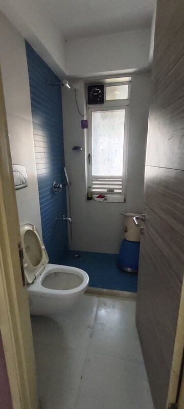 Bathroom in 3 BHK Apartment at Group Seven Rushi Heights, Goregaon East – for Rent
