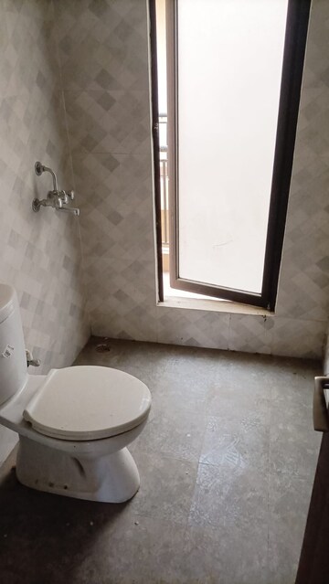 Bathroom in 3 BHK Apartment at Shalimar Mannat, Faizabad Road – for Rent