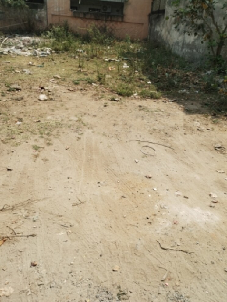 Garden, sector 45  1440 Sq.Yd. Plot In Sector 45 Faridabad 8457137